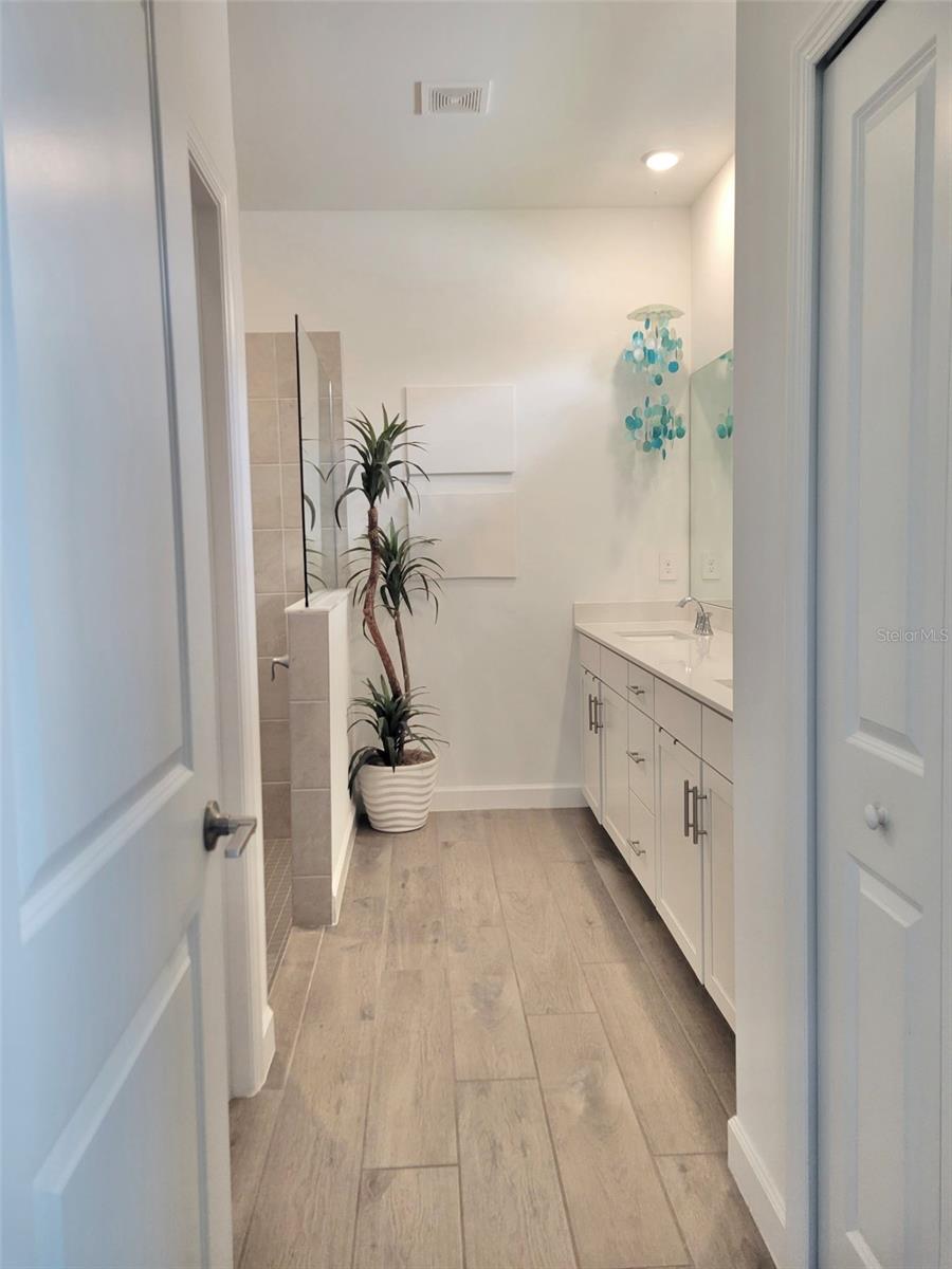 Image 19 of 57 For 20273 Hartford Drive