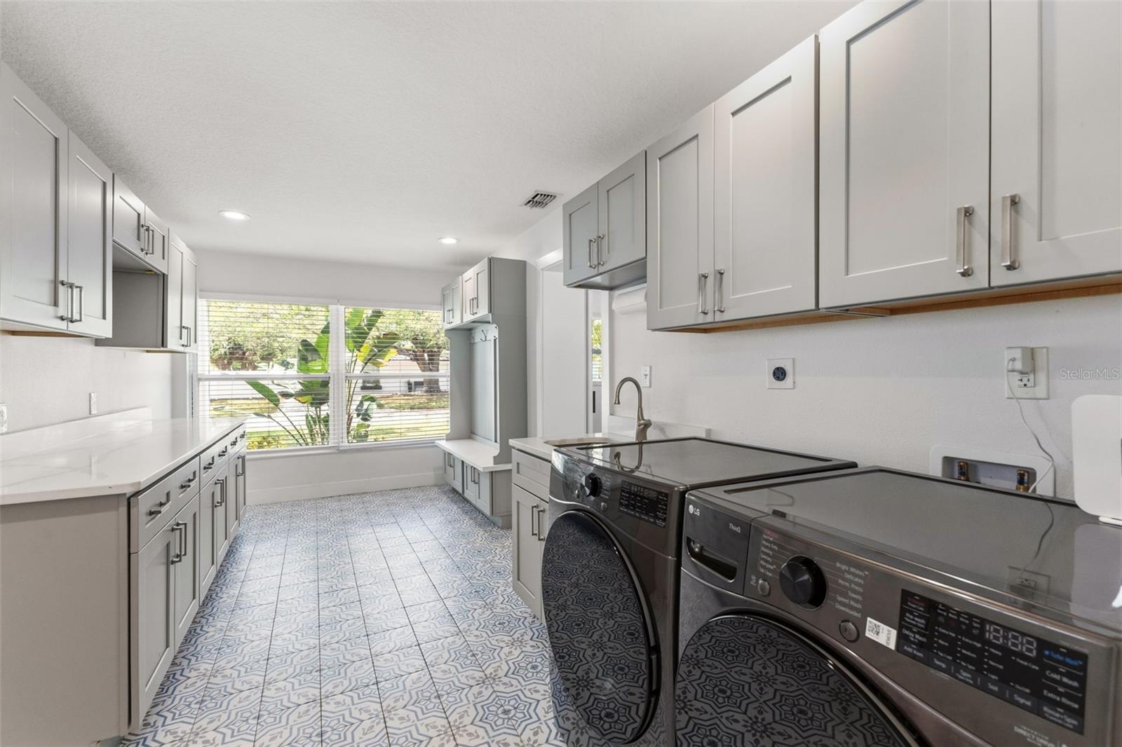 Listing photo id 13 for 4610 Shamrock Road