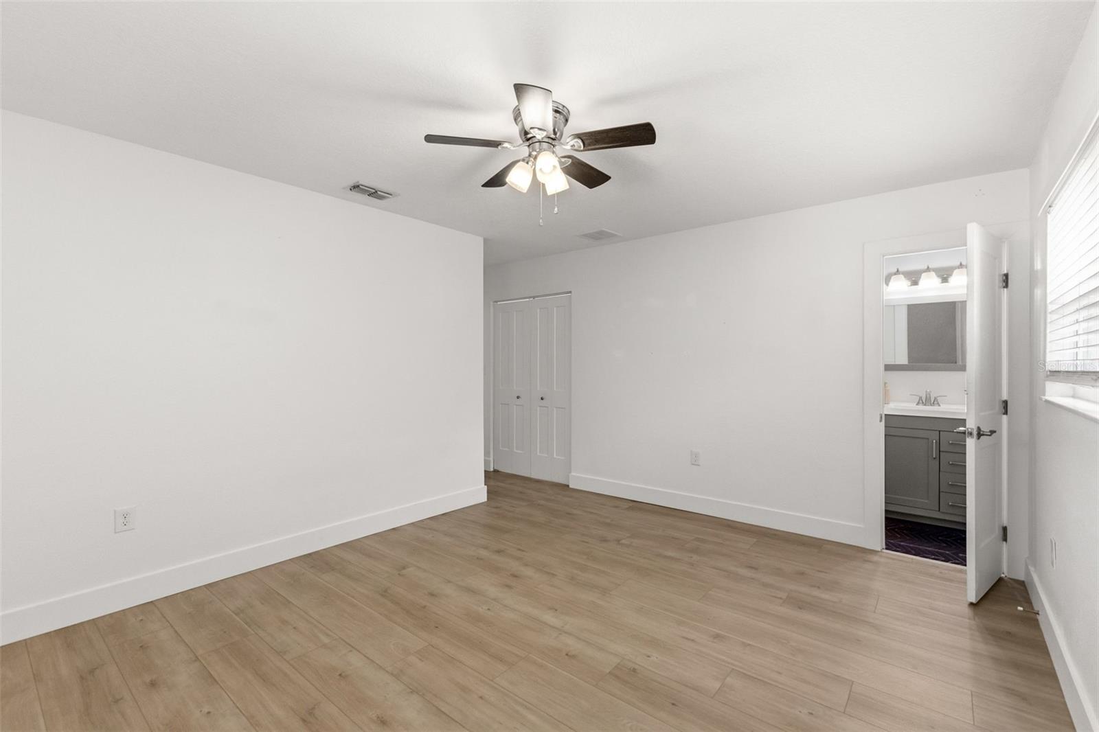 Listing photo id 16 for 4610 Shamrock Road