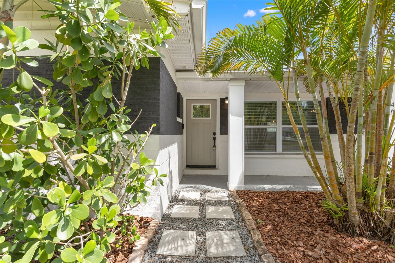 Listing photo id 0 for 4610 Shamrock Road