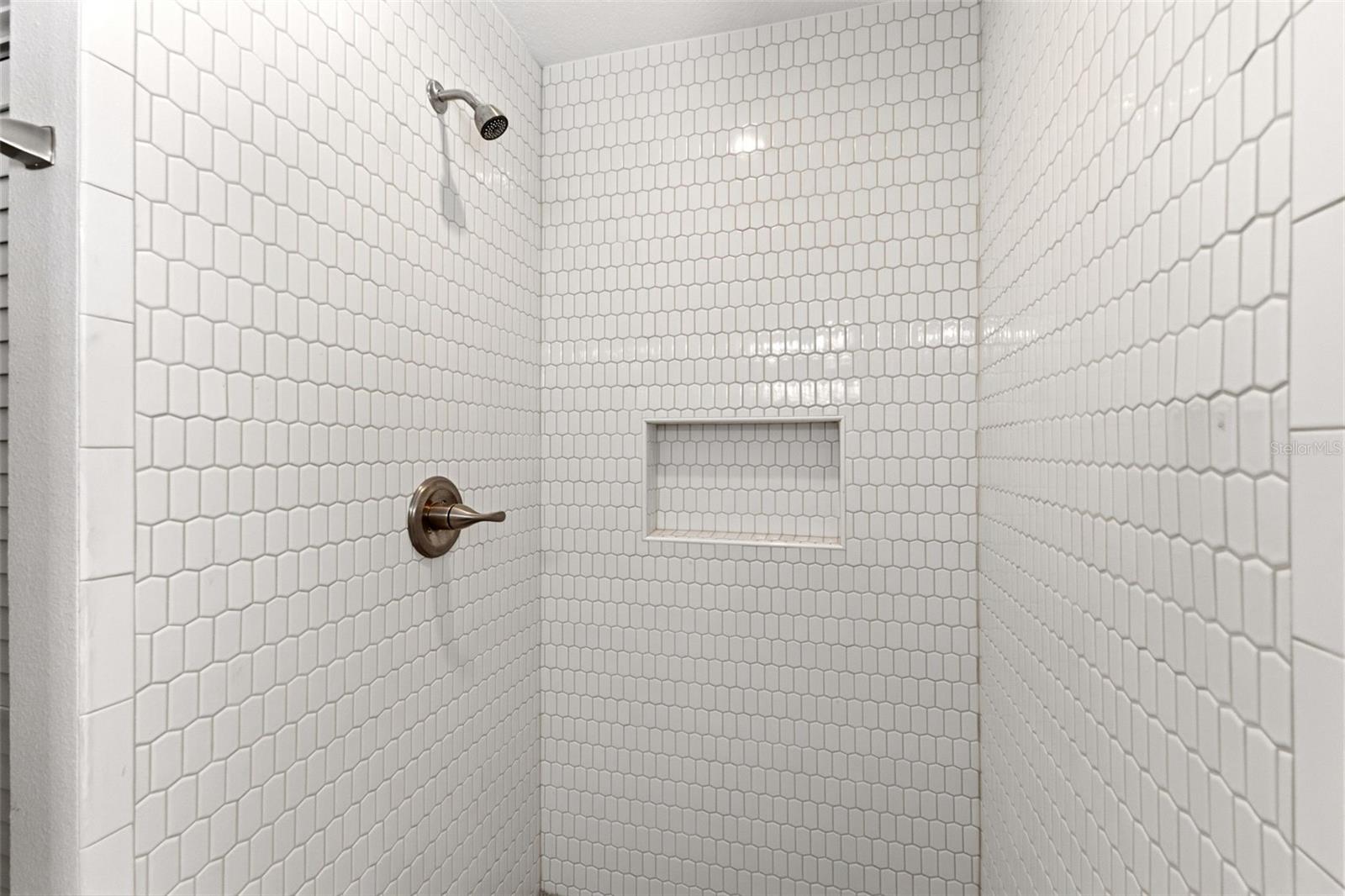 Listing photo id 18 for 4610 Shamrock Road