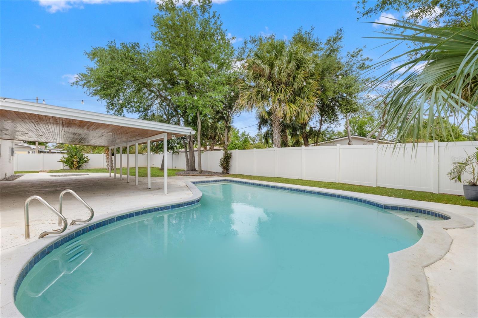 Listing photo id 32 for 4610 Shamrock Road