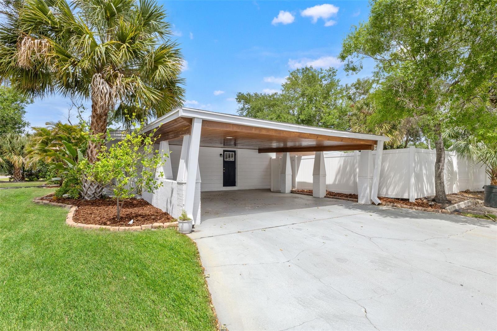 Listing photo id 35 for 4610 Shamrock Road