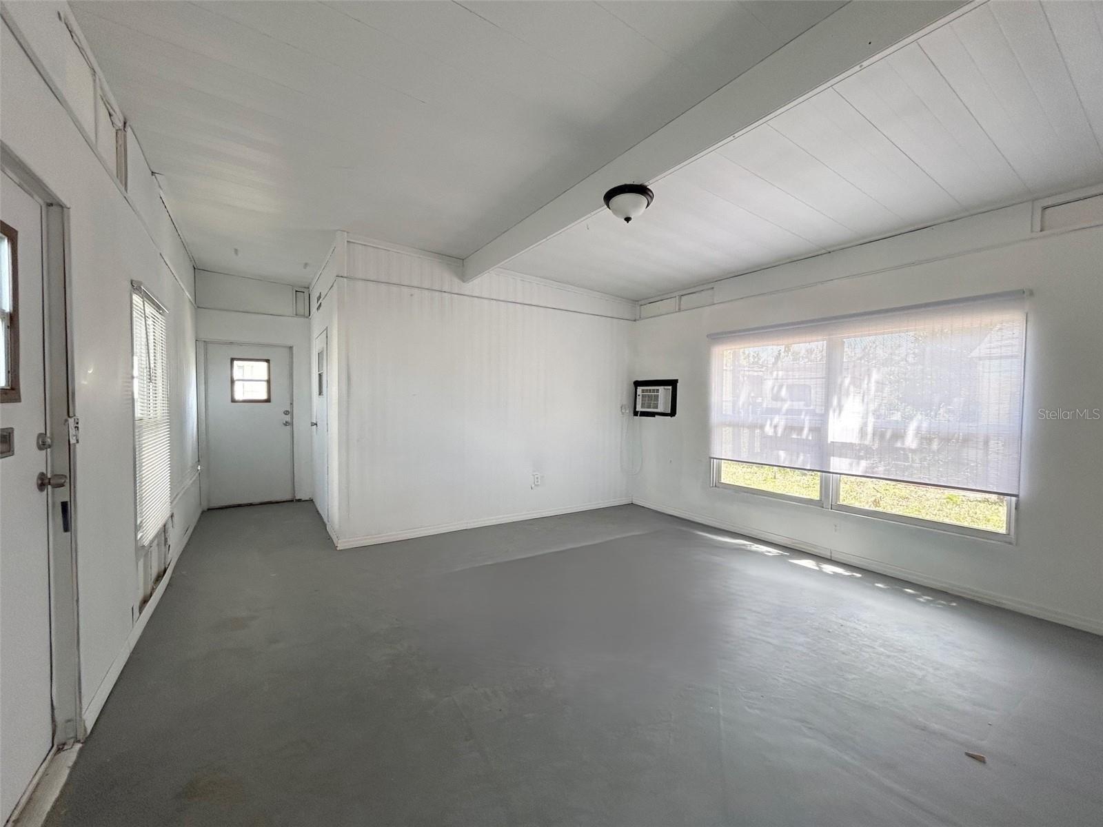 Image 15 of 18 For 7110 Commons Boulevard