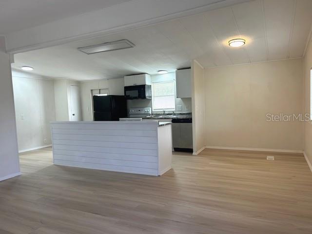 Image 4 of 18 For 7110 Commons Boulevard