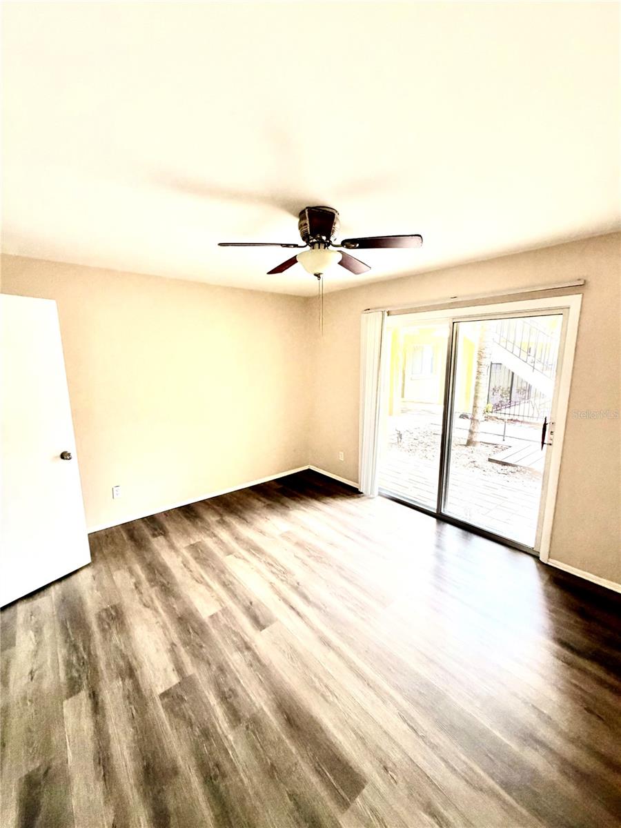 Image 10 of 15 For 3206 Azeele Street 100