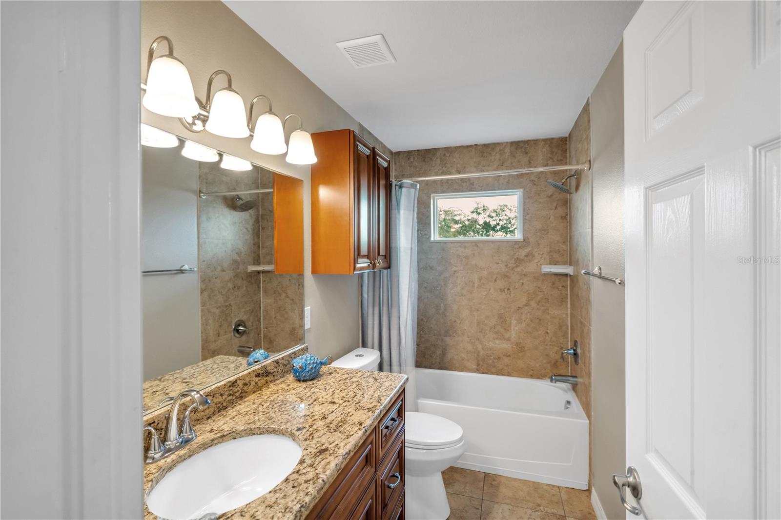 Image 25 of 37 For 6420 Banyan Boulevard 303