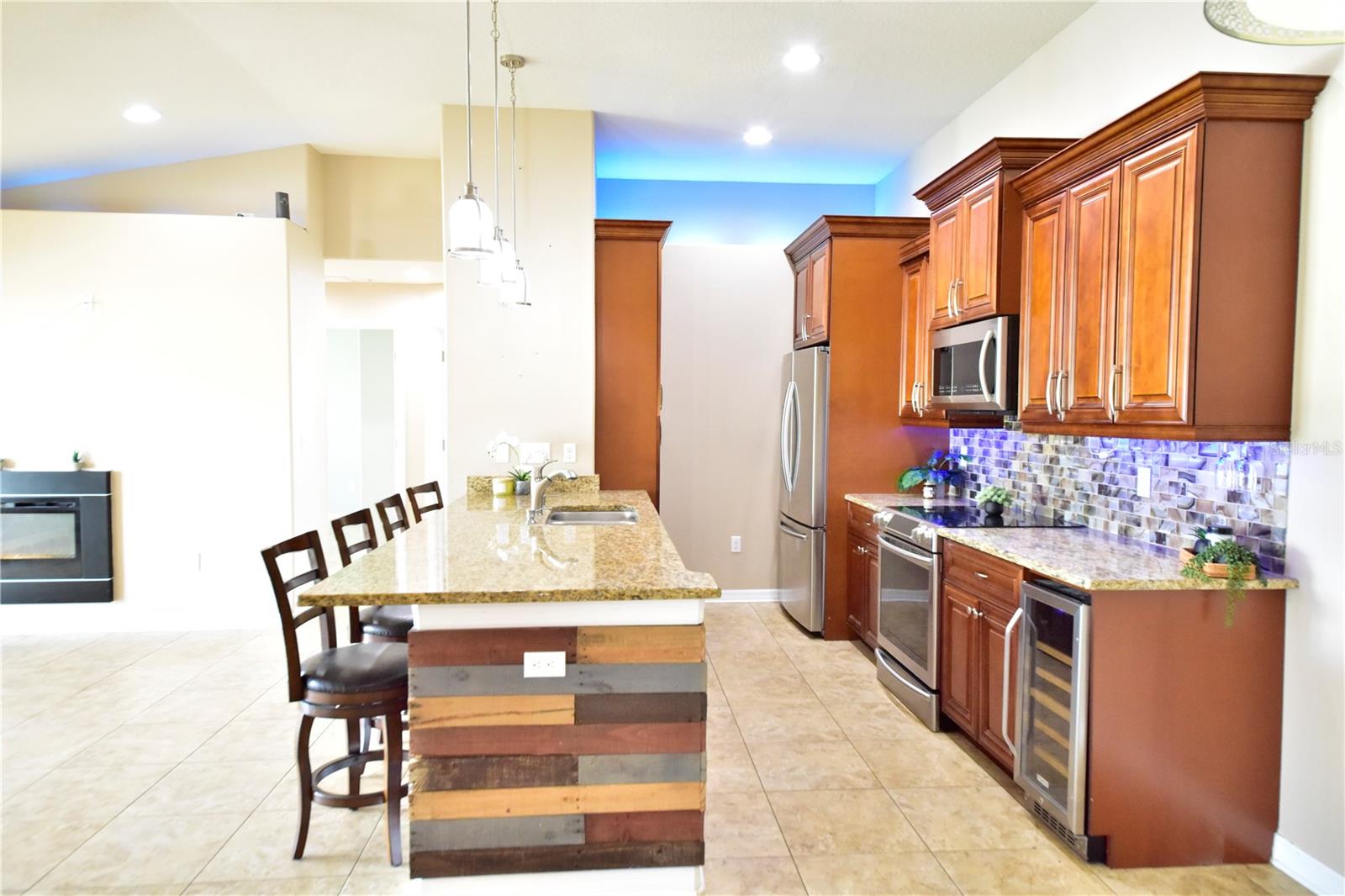 Image 6 of 37 For 6420 Banyan Boulevard 303