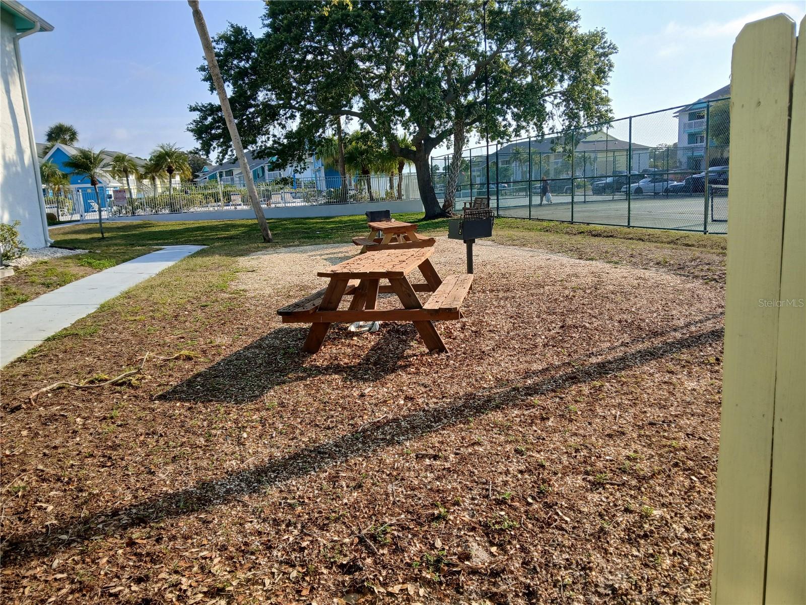 Image 11 of 25 For 455 Alt 19 S 121