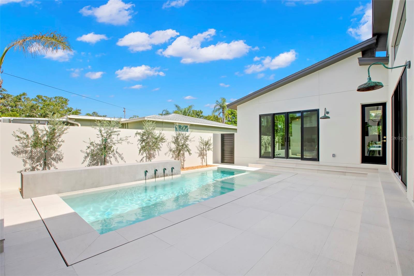 Image 25 of 66 For 150 51st Street N