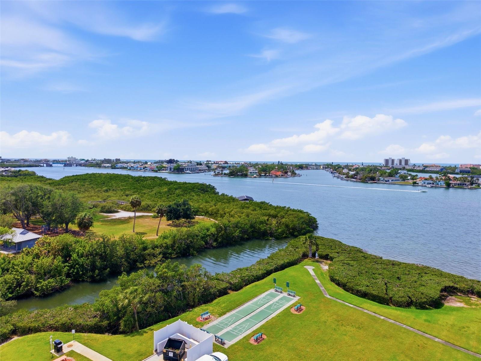 Image 14 of 34 For 12760 Indian Rocks Road 1065