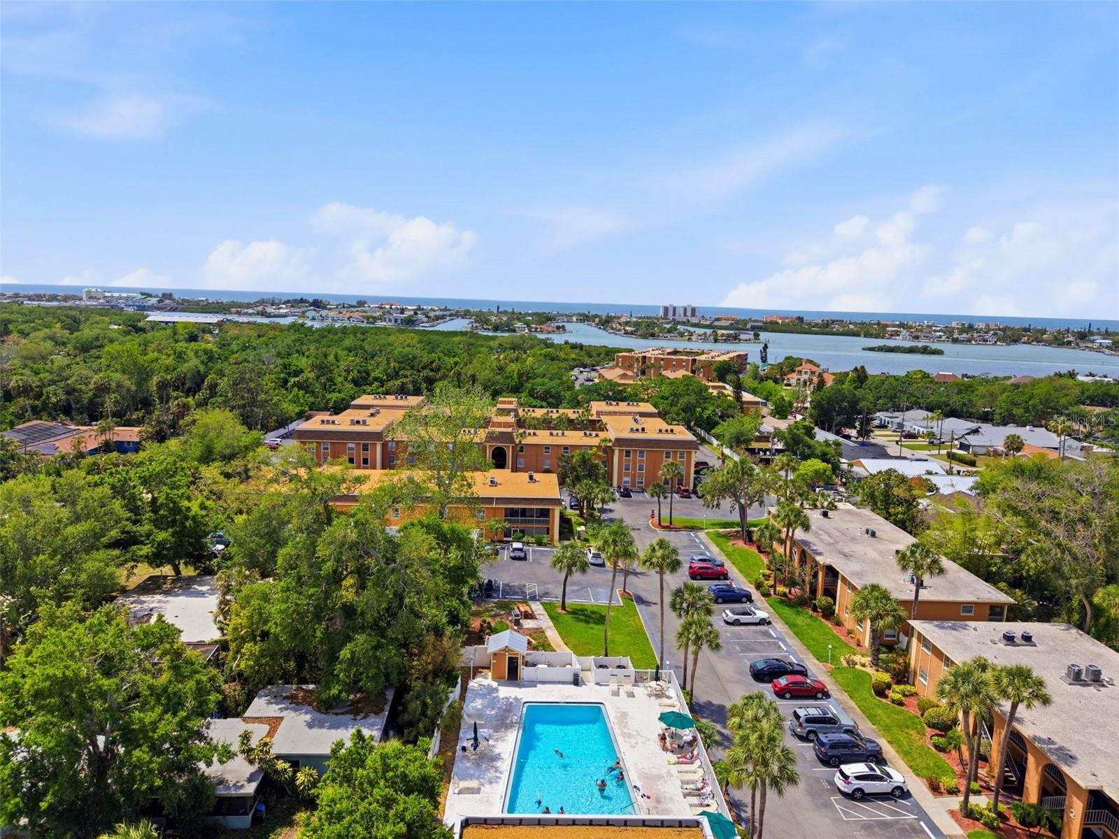 Image 17 of 34 For 12760 Indian Rocks Road 1065