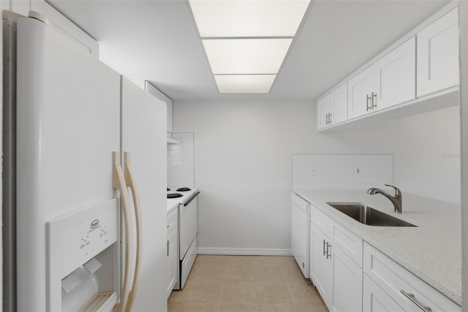 Image 19 of 34 For 12760 Indian Rocks Road 1065