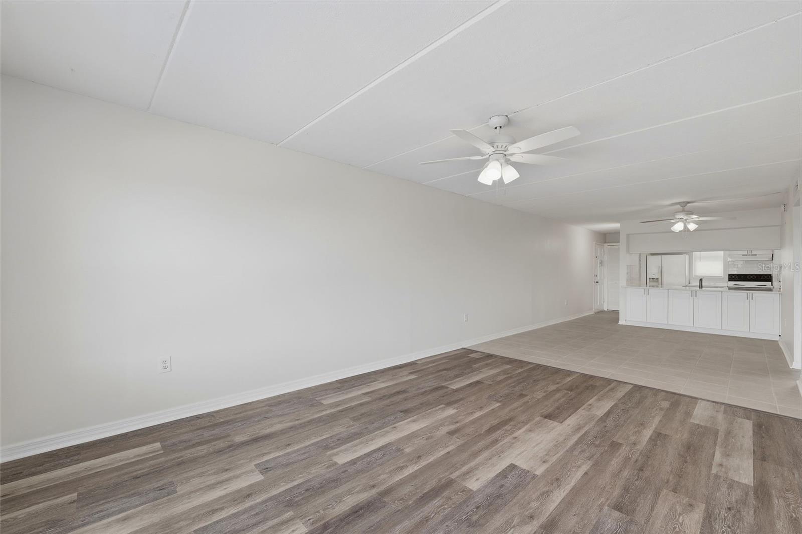 Image 25 of 34 For 12760 Indian Rocks Road 1065