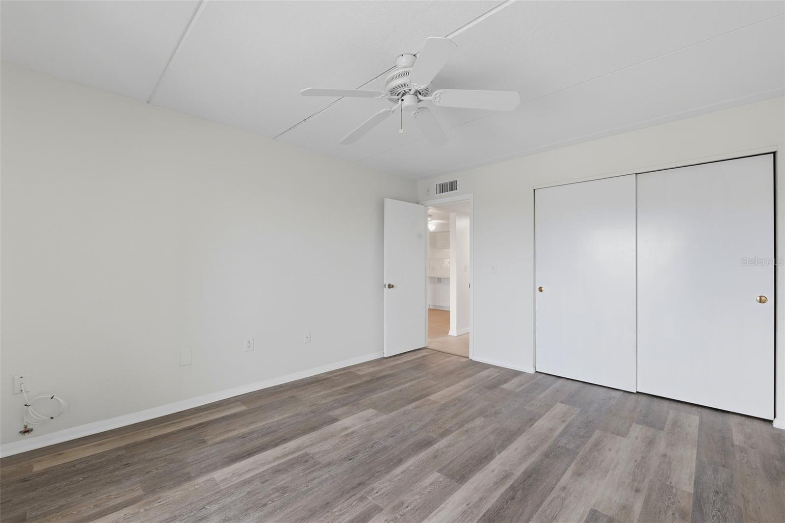 Image 27 of 34 For 12760 Indian Rocks Road 1065