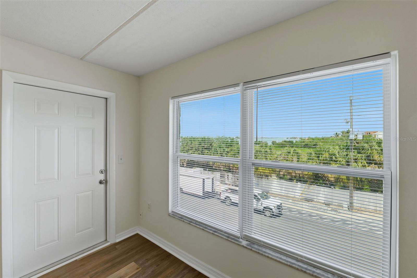 Image 31 of 34 For 12760 Indian Rocks Road 1065