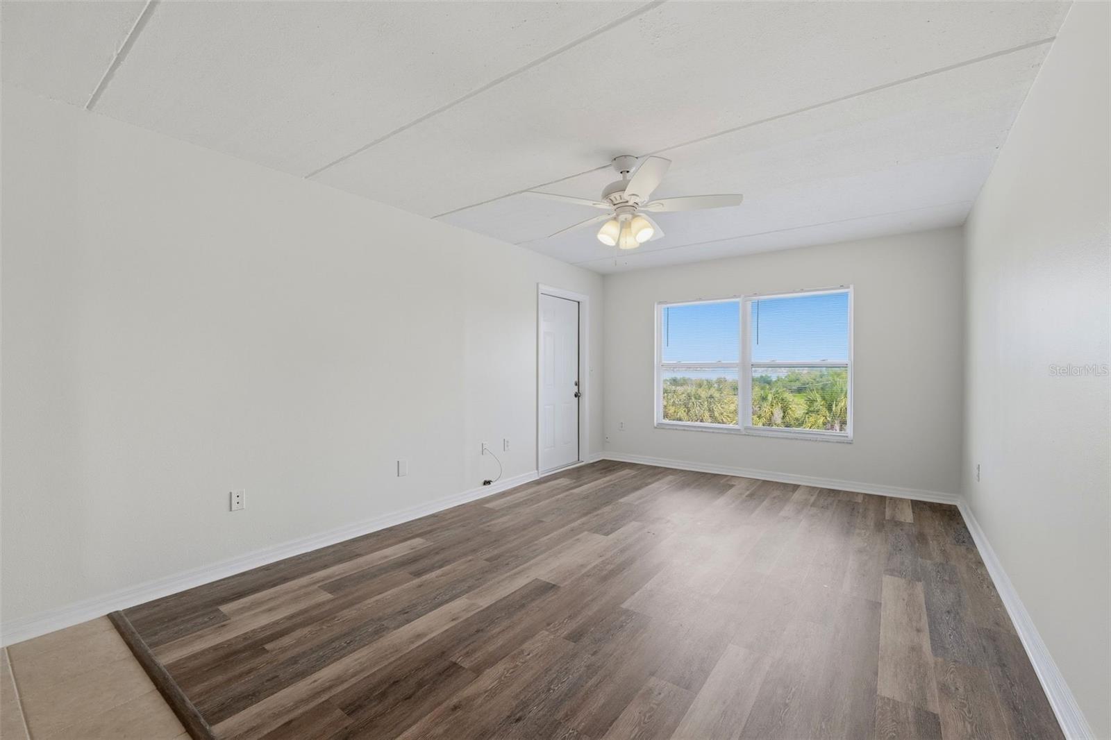 Image 32 of 34 For 12760 Indian Rocks Road 1065