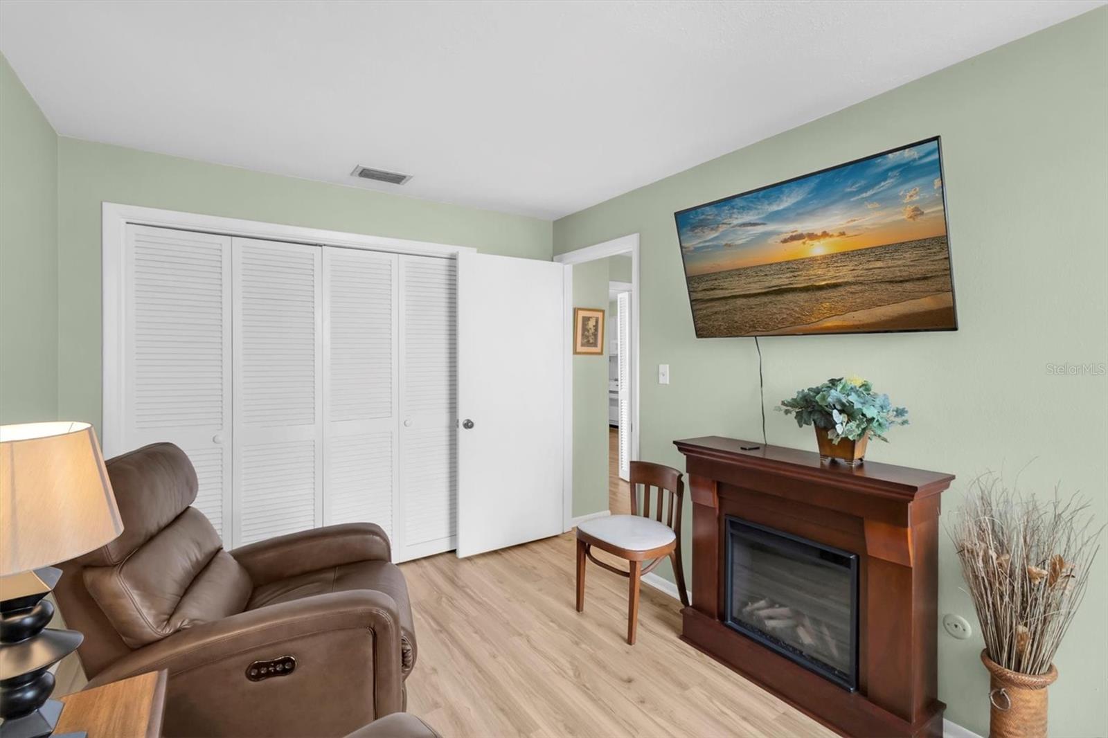 Image 13 of 27 For 4352 Tahitian Gardens Circle F