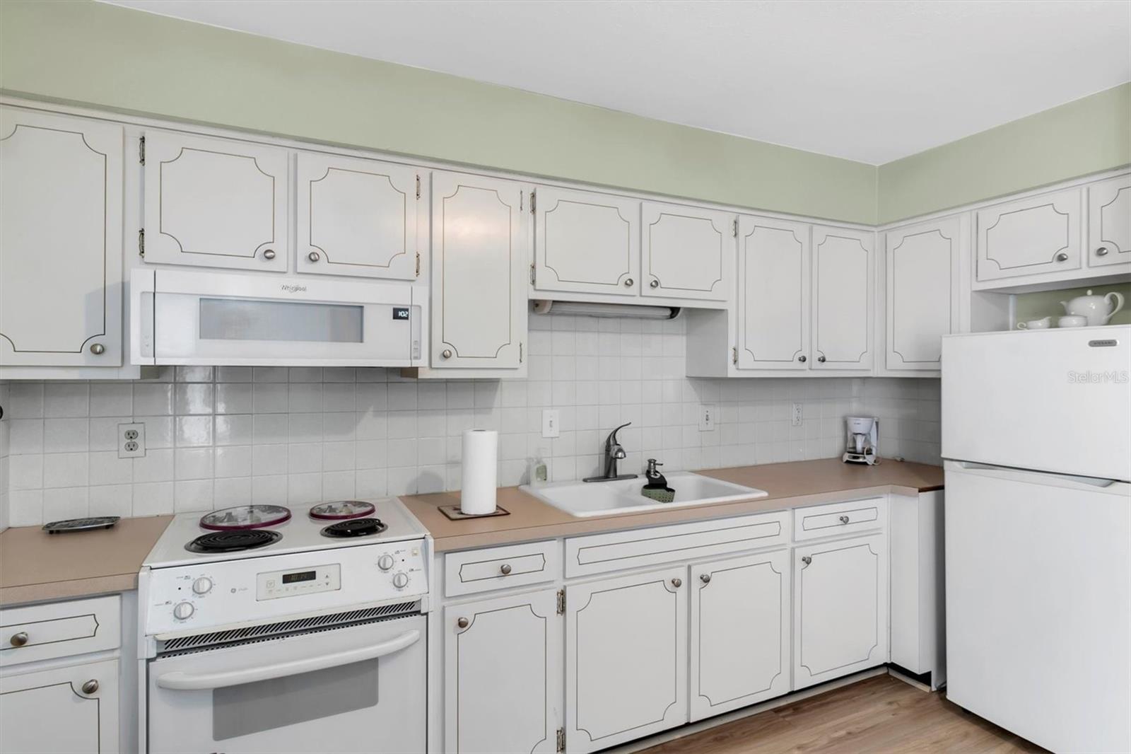 Image 6 of 27 For 4352 Tahitian Gardens Circle F