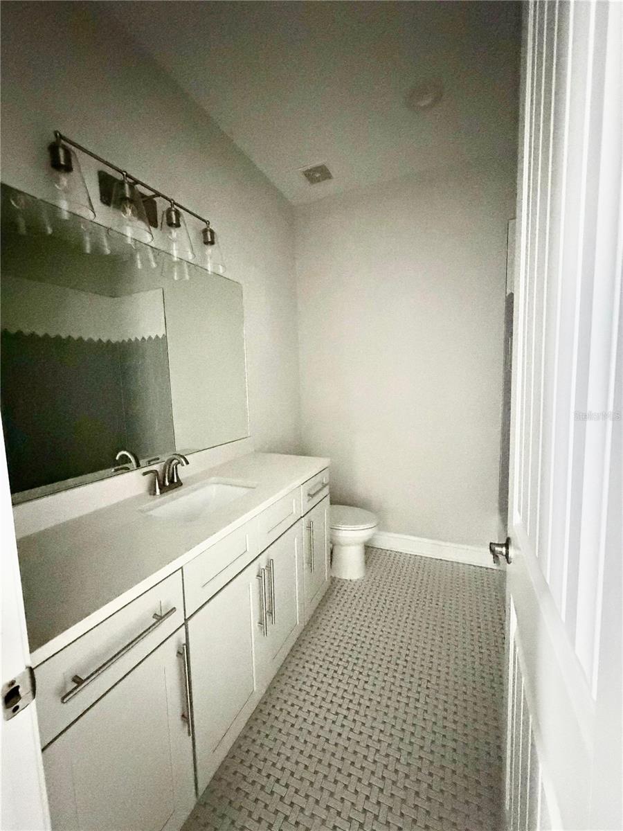 Image 17 of 21 For 4606 Fig Street 2