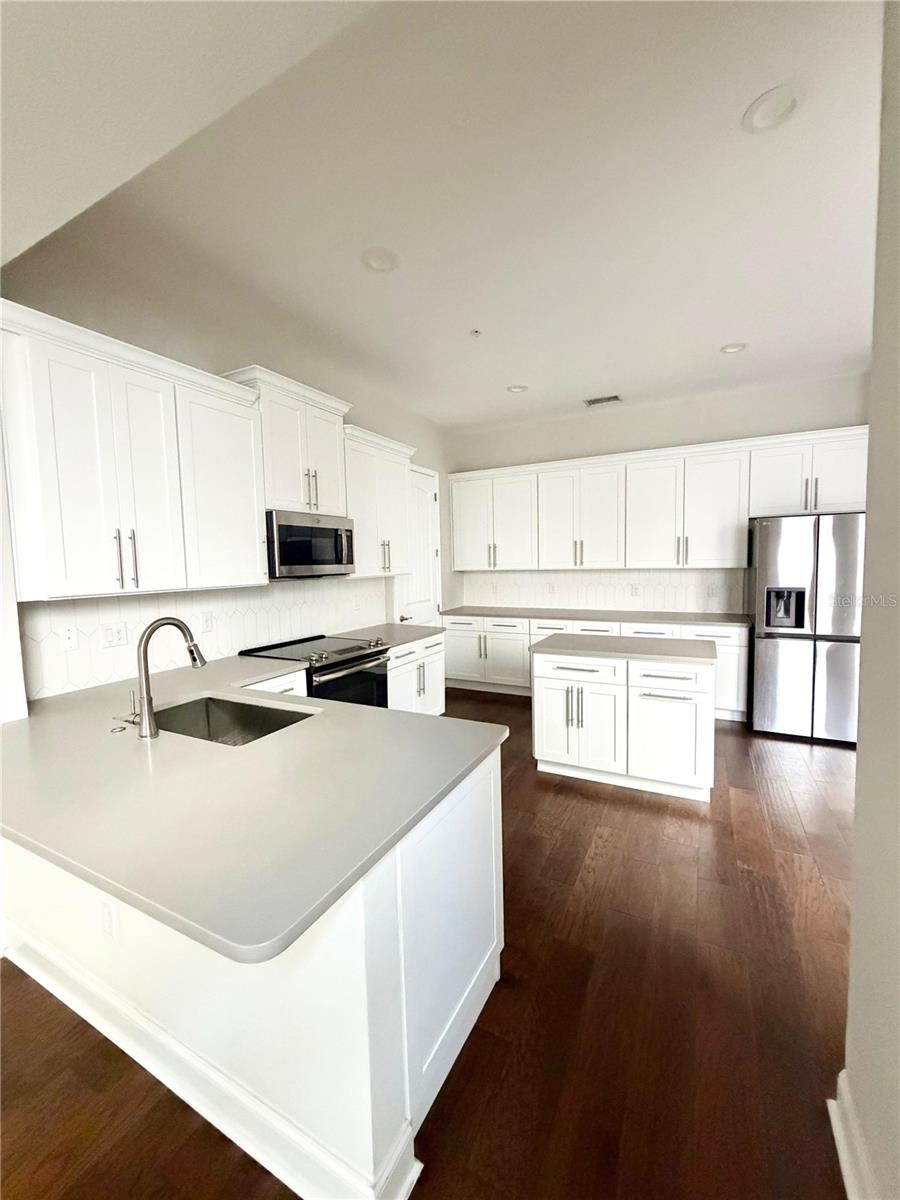 Image 3 of 21 For 4606 Fig Street 2