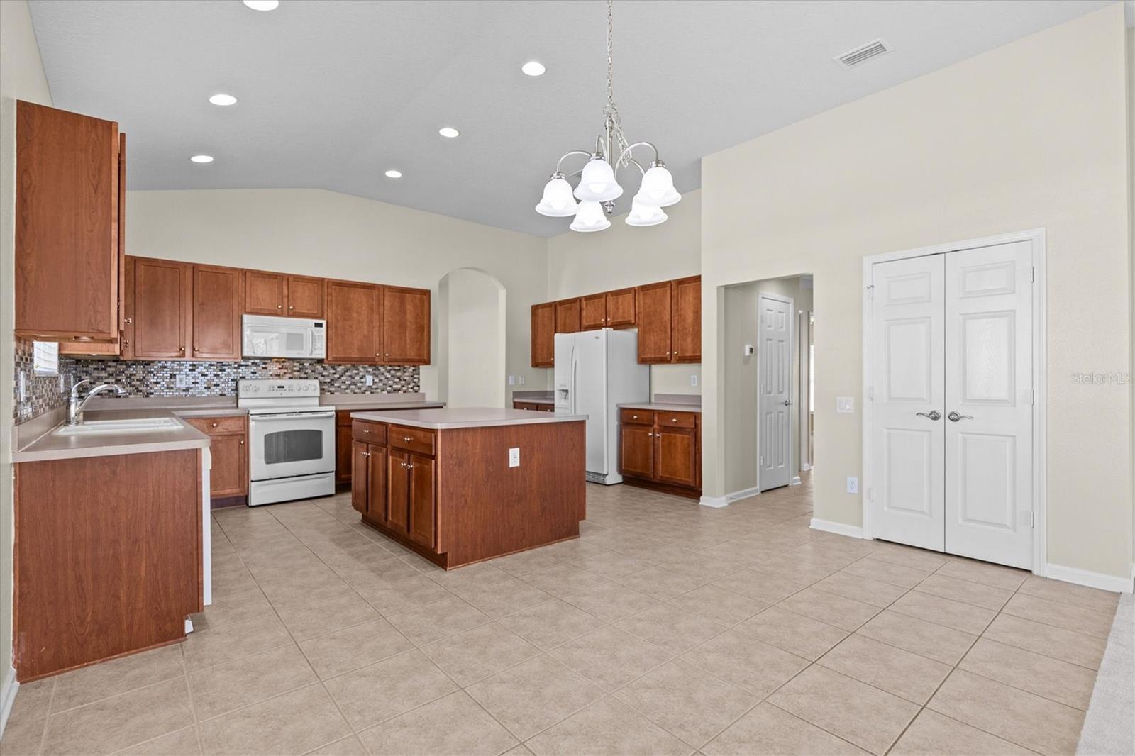 Image 10 of 54 For 601 Nodding Shade Drive