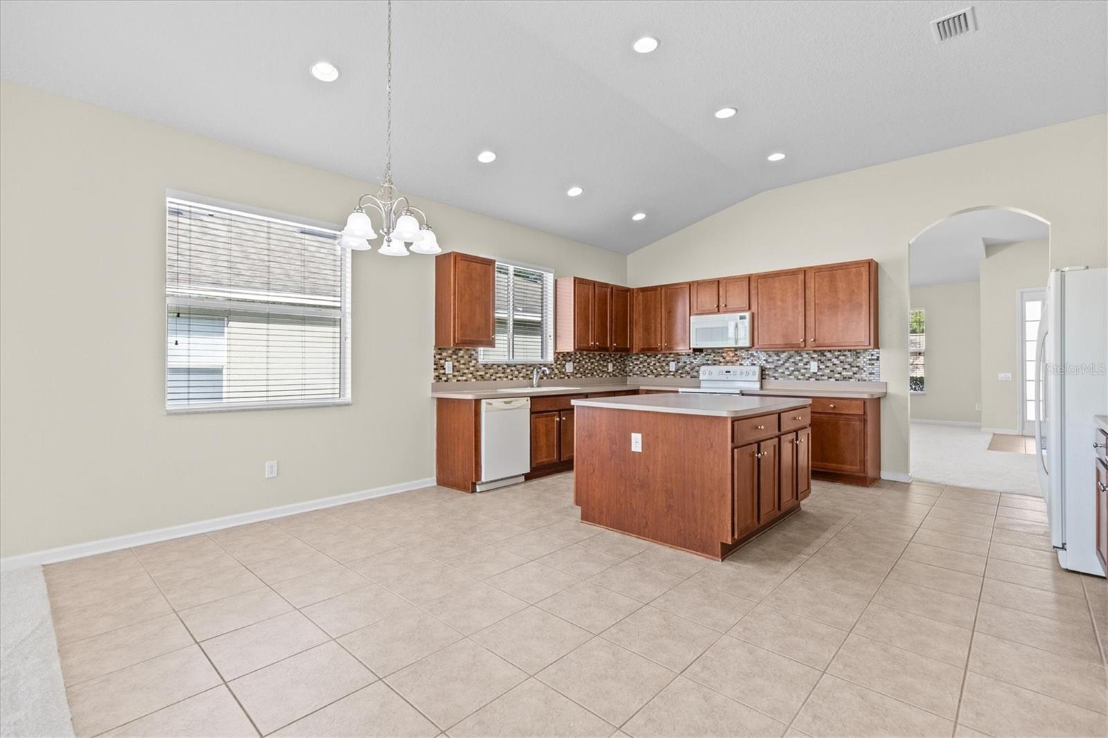 Image 12 of 54 For 601 Nodding Shade Drive