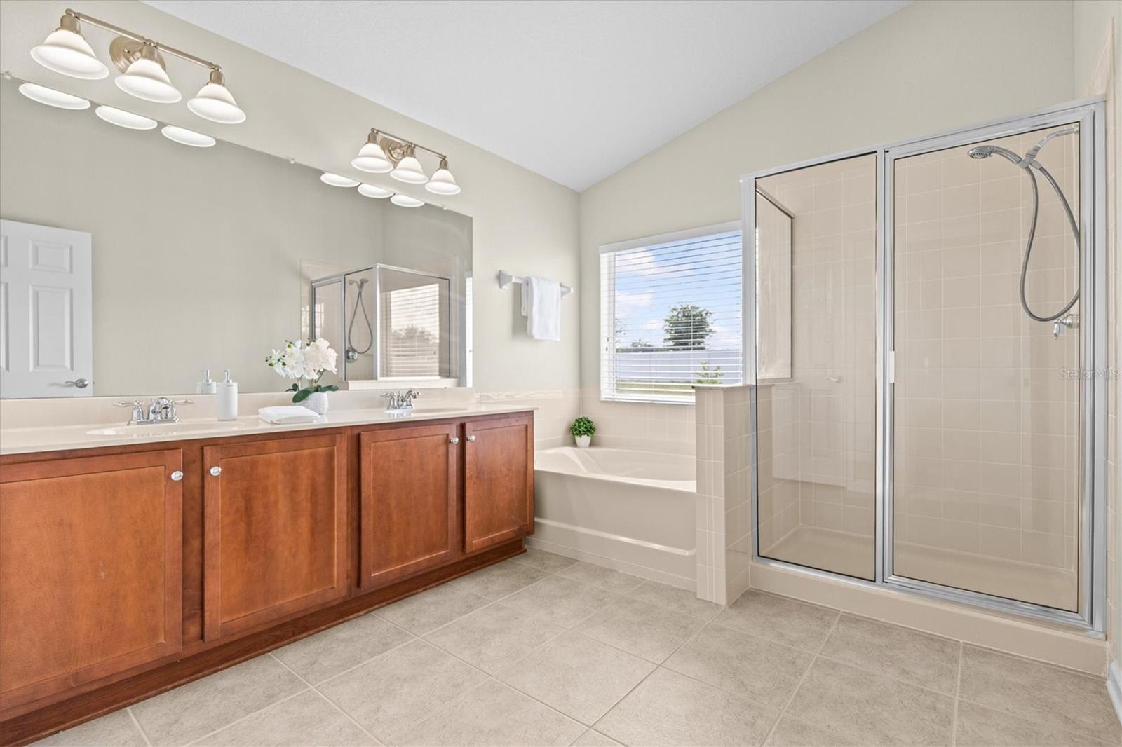 Image 22 of 54 For 601 Nodding Shade Drive