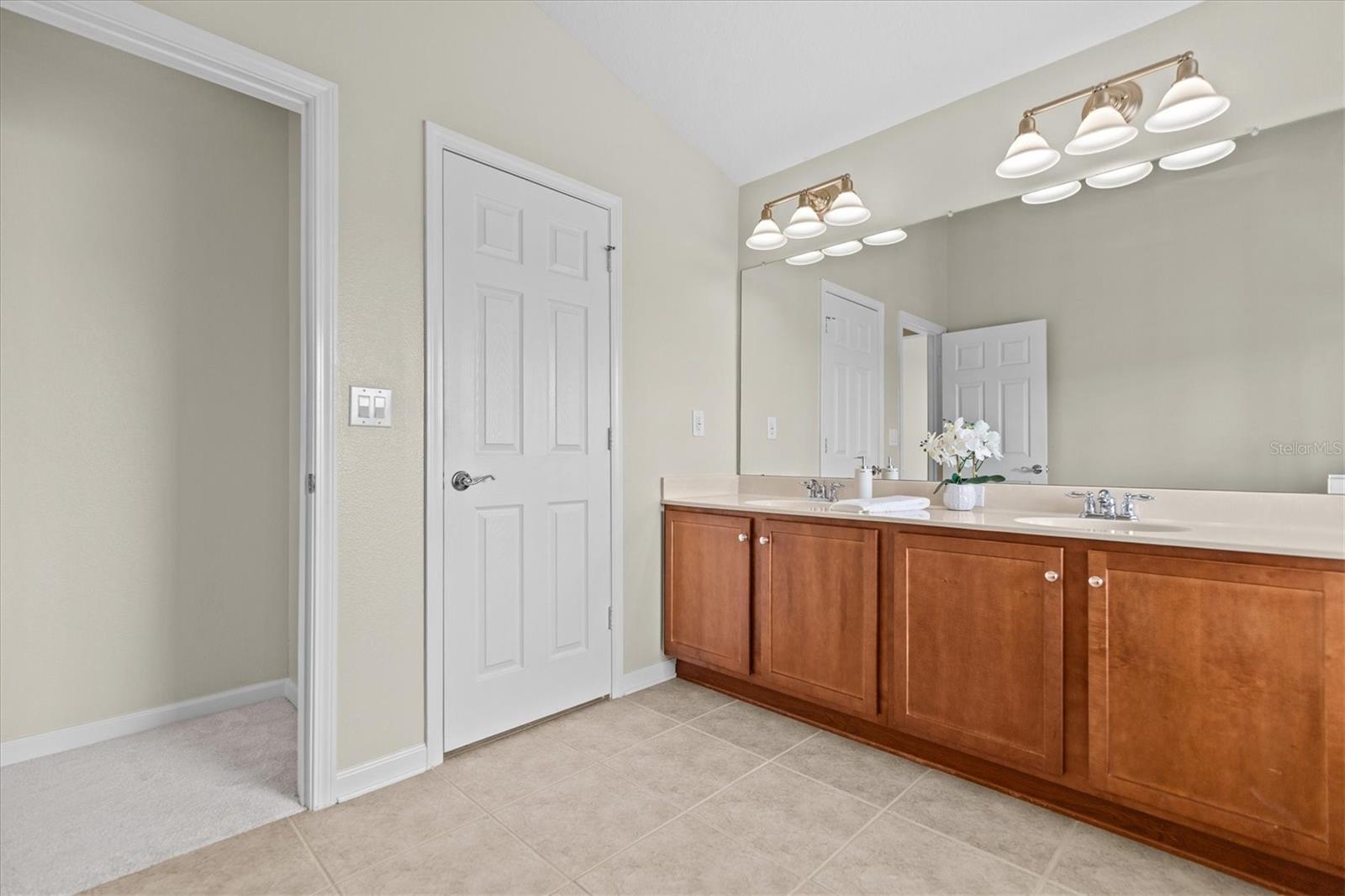 Image 24 of 54 For 601 Nodding Shade Drive