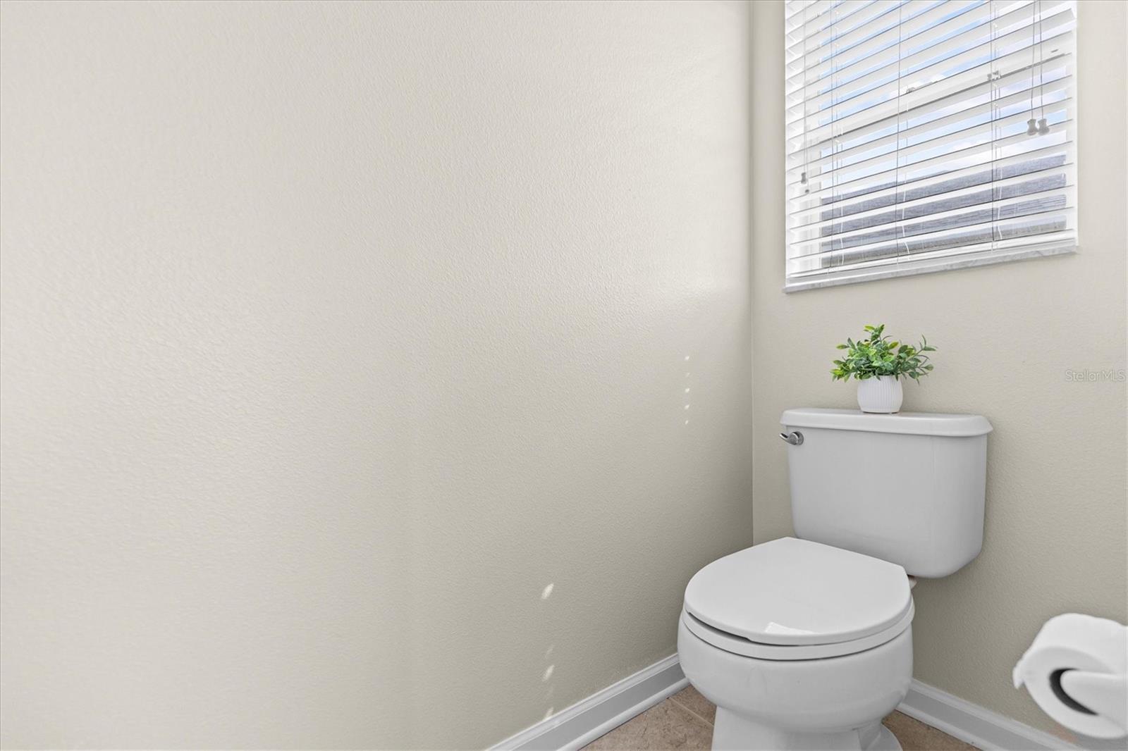 Image 25 of 54 For 601 Nodding Shade Drive