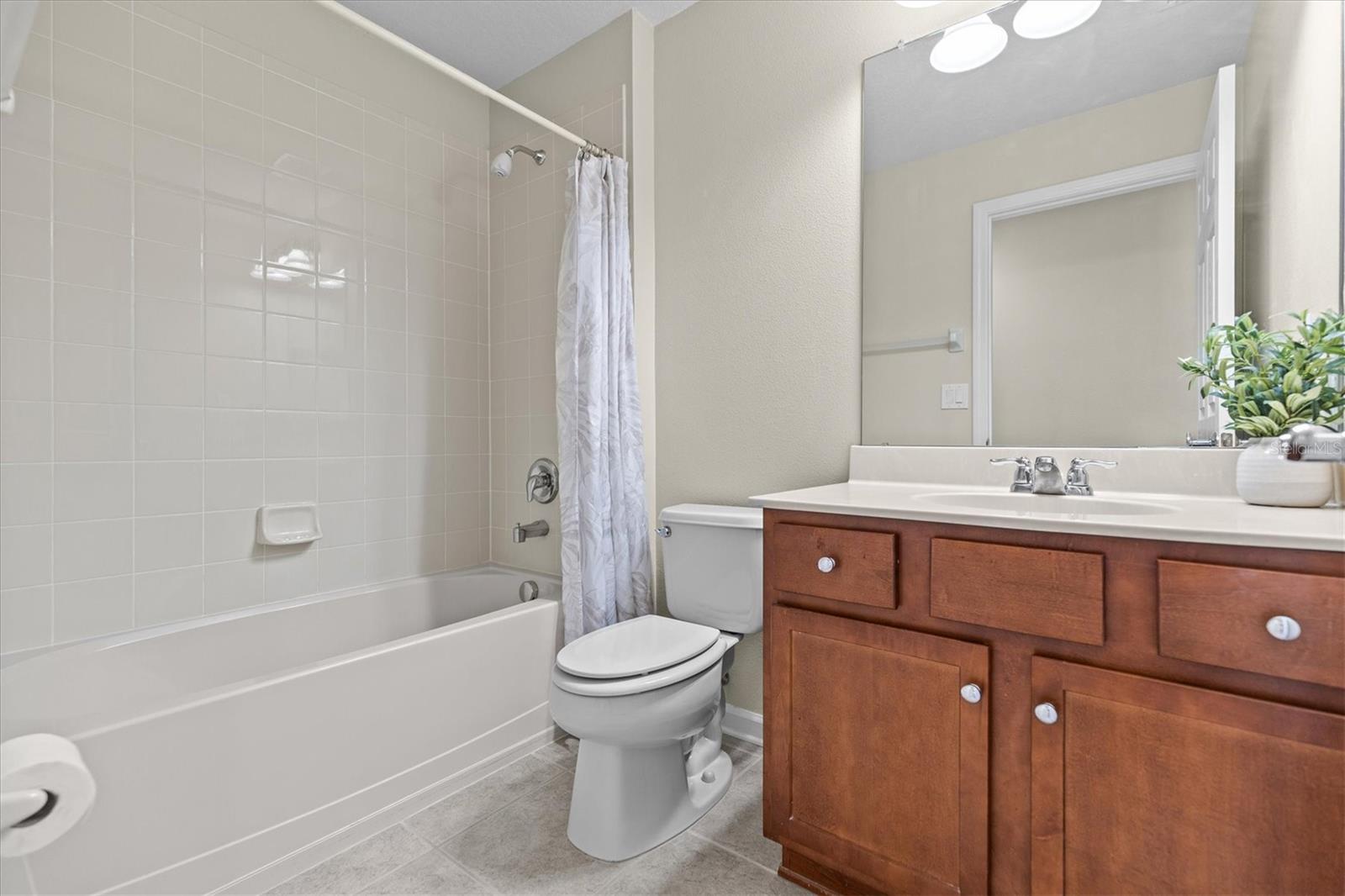 Image 28 of 54 For 601 Nodding Shade Drive