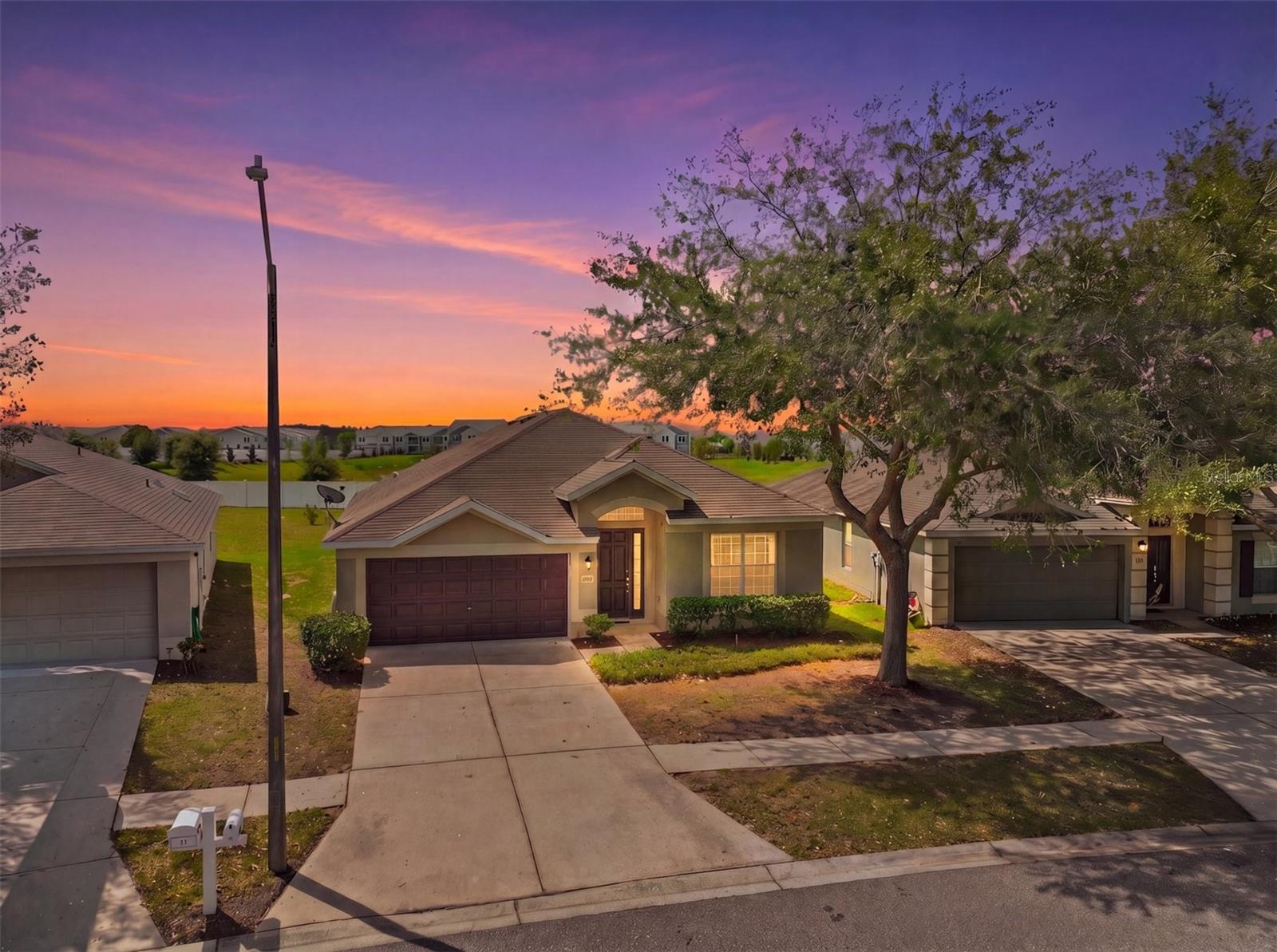 Image 52 of 54 For 601 Nodding Shade Drive