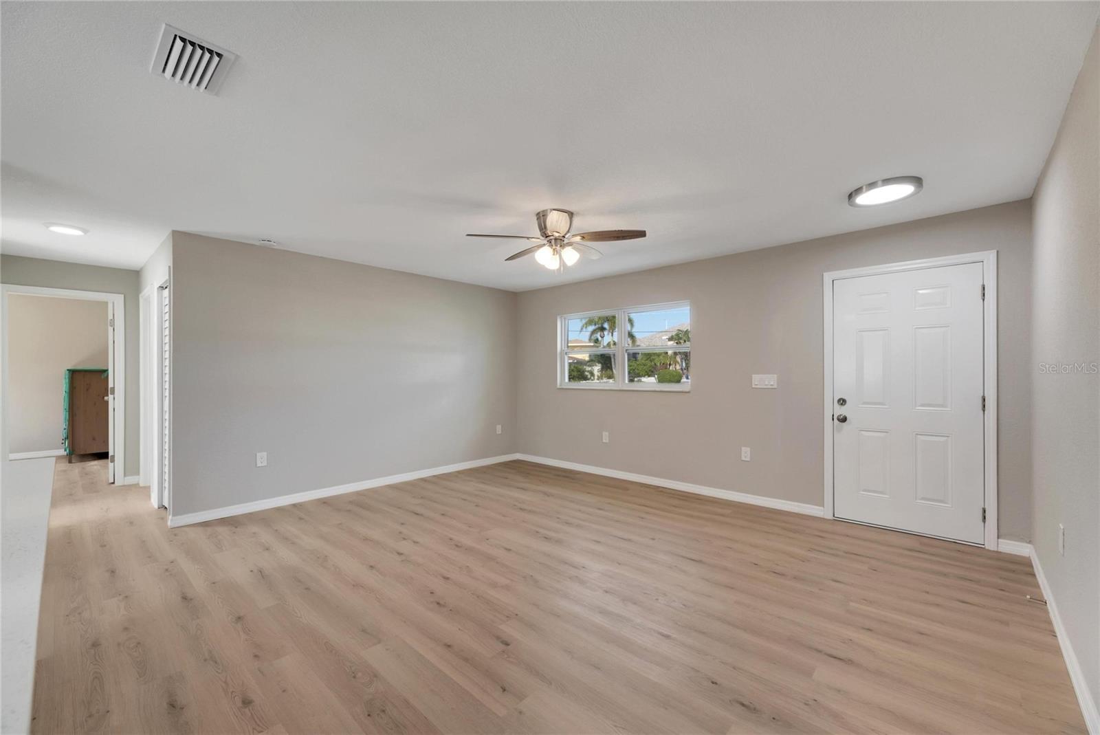 Image 13 of 63 For 660 Flamingo Drive