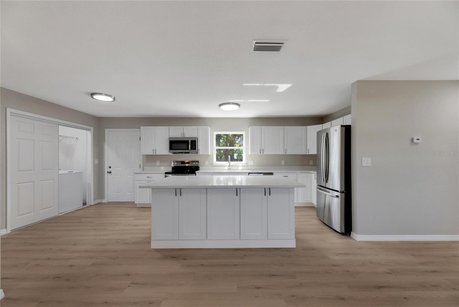 Image 14 of 63 For 660 Flamingo Drive