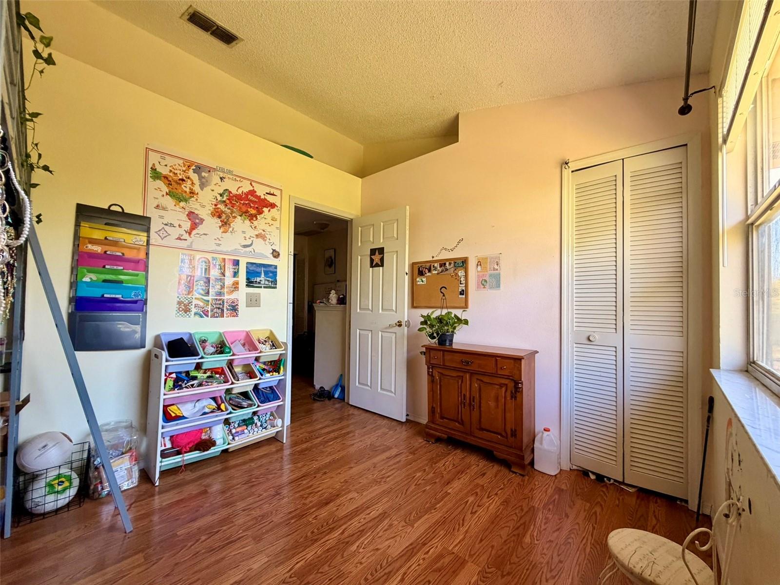 Image 14 of 39 For 1001 Brigadoon Drive