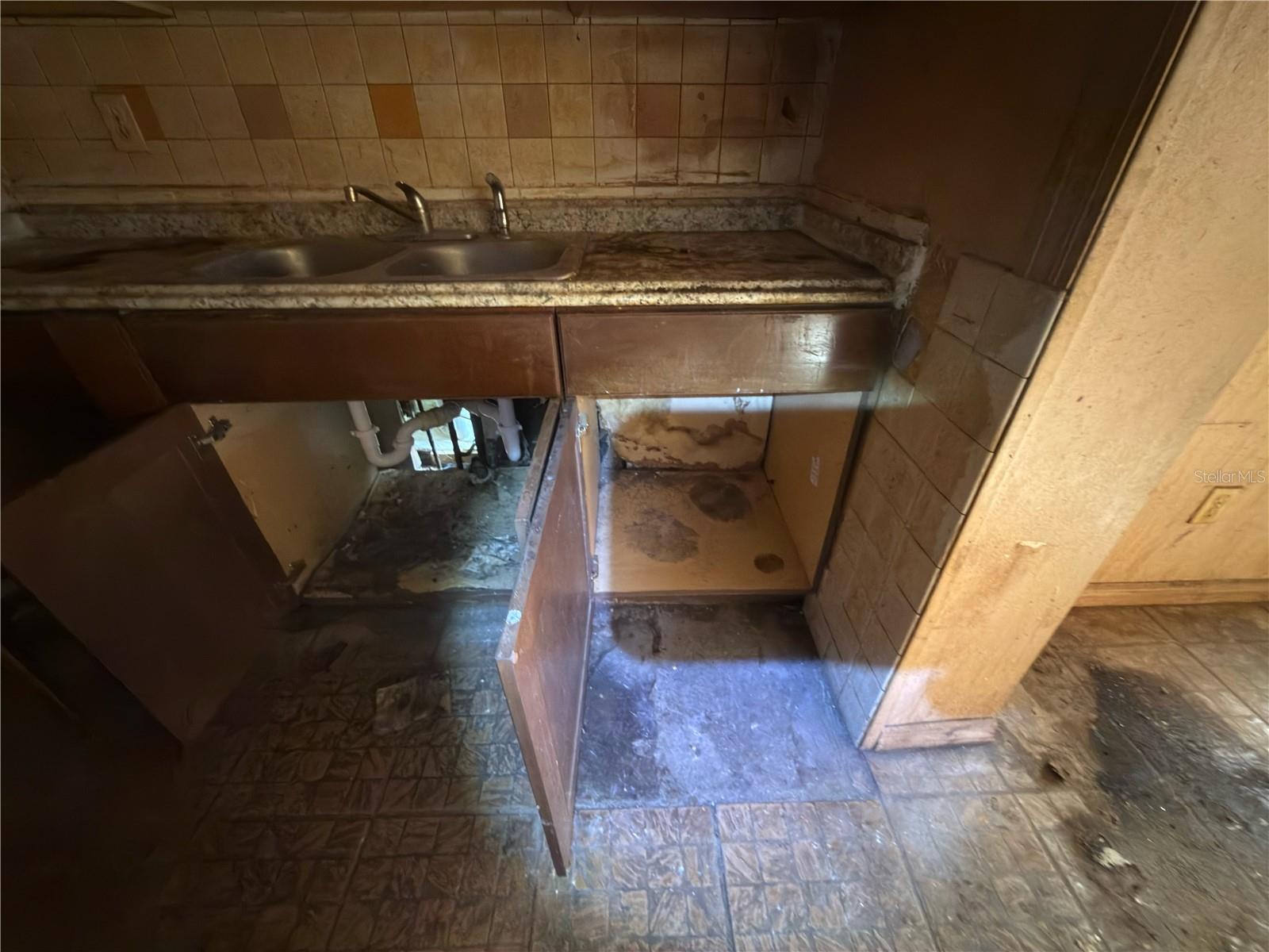 Image 27 of 38 For 7720 Arezzo Avenue