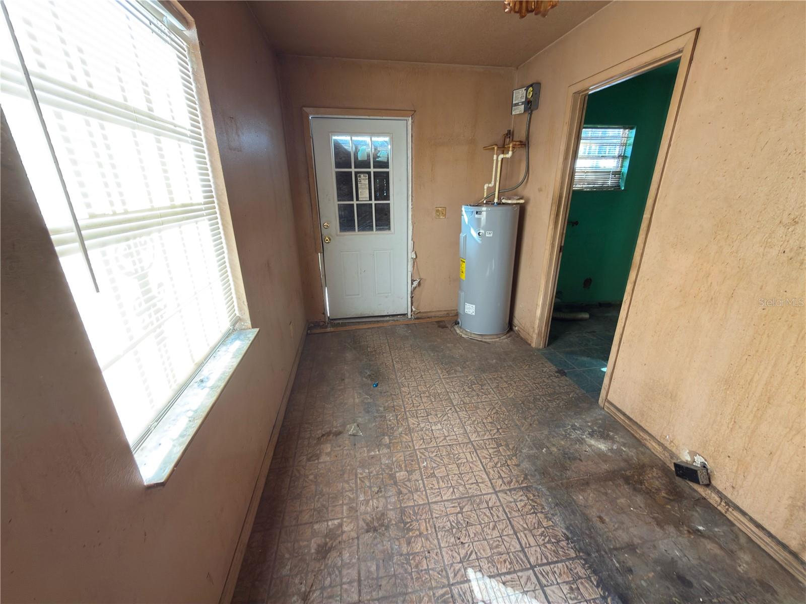 Image 30 of 38 For 7720 Arezzo Avenue