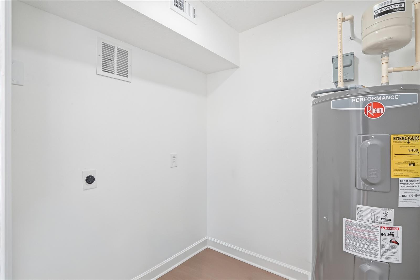 Image 33 of 43 For 4909 Zion Street