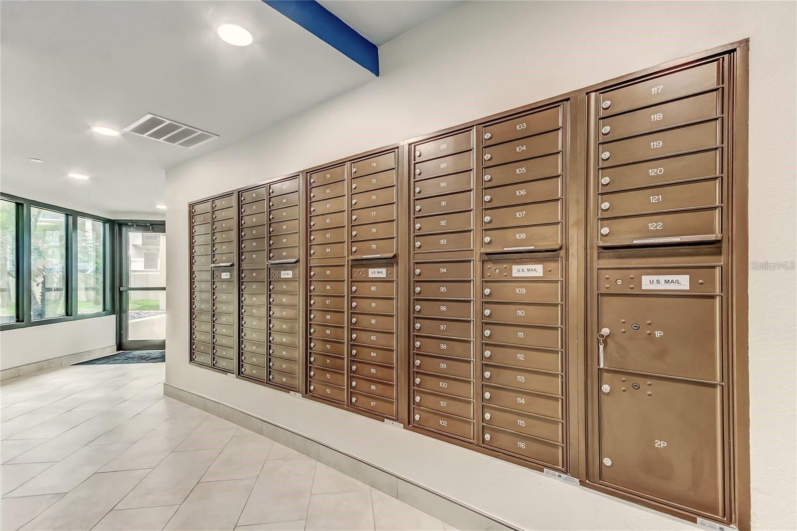 Image 32 of 43 For 690 Island Way 307