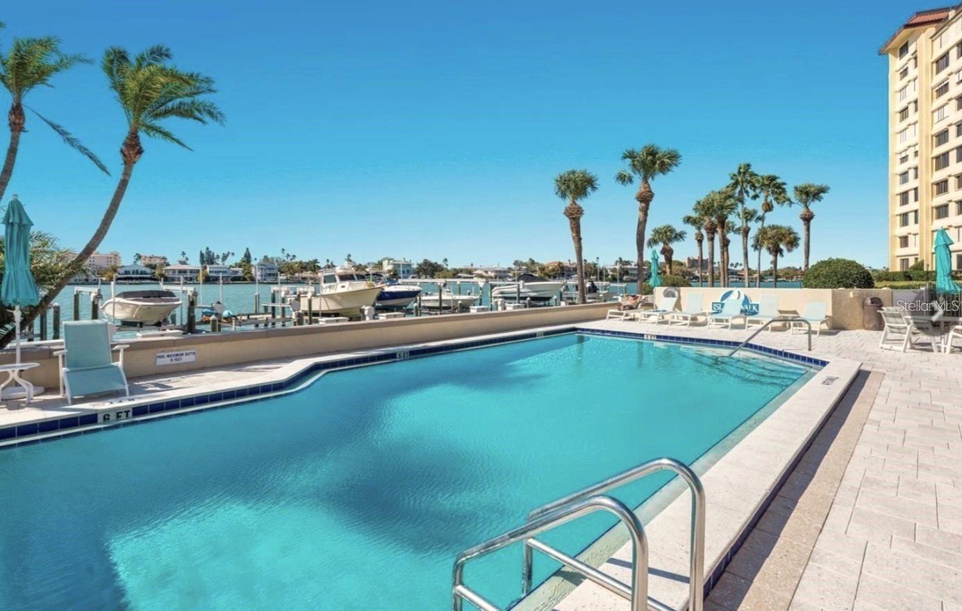 Image 34 of 43 For 690 Island Way 307