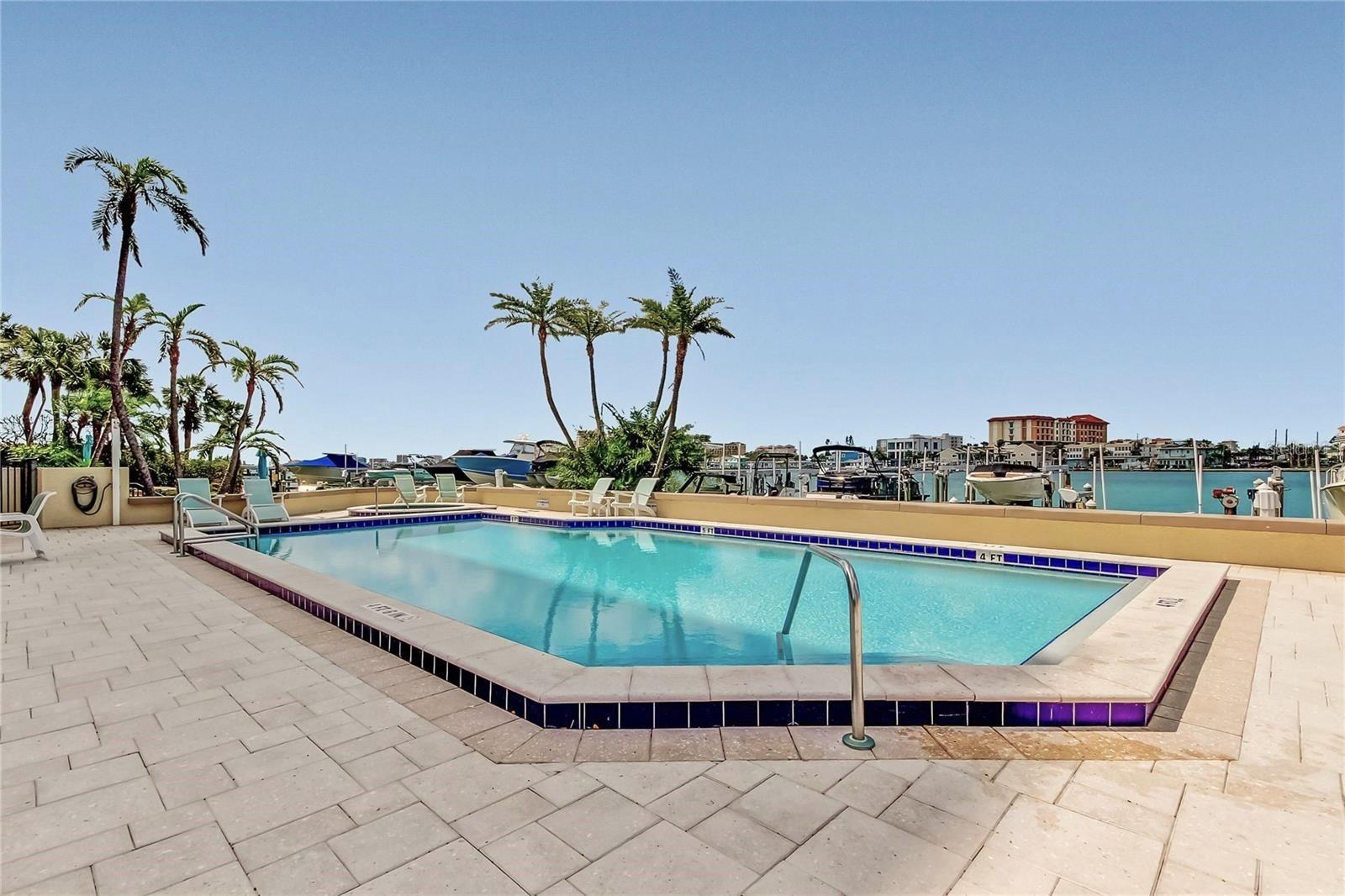 Image 35 of 43 For 690 Island Way 307