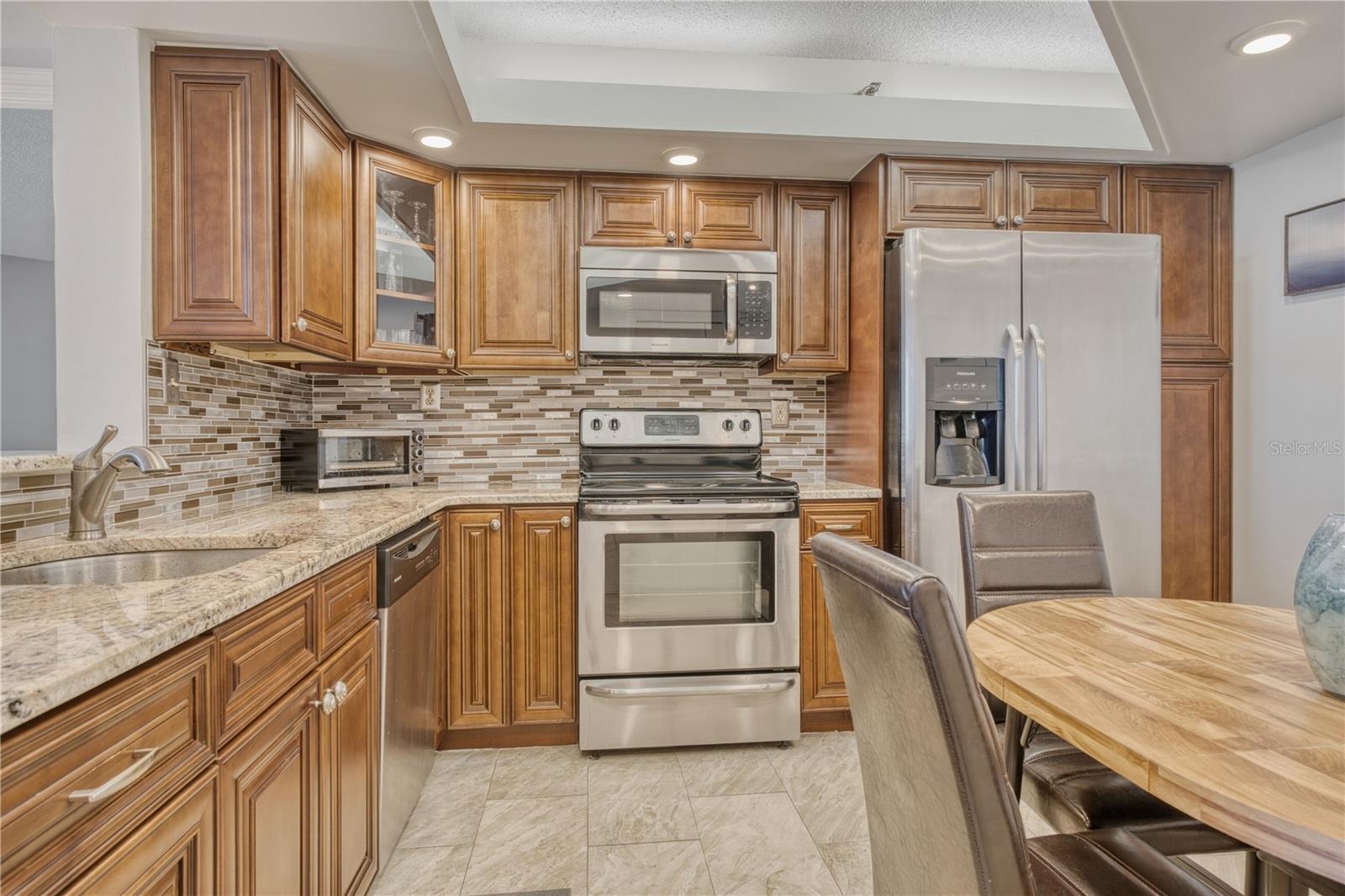 Image 6 of 43 For 690 Island Way 307