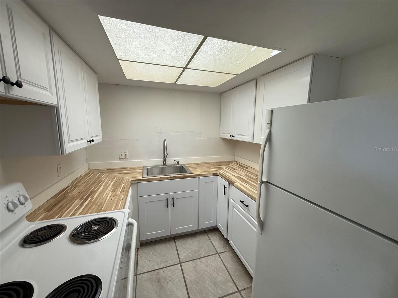 Image 4 of 10 For 7601 Paula Drive 3