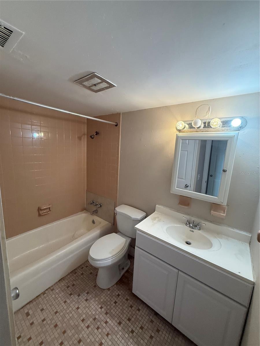 Image 5 of 10 For 7601 Paula Drive 3