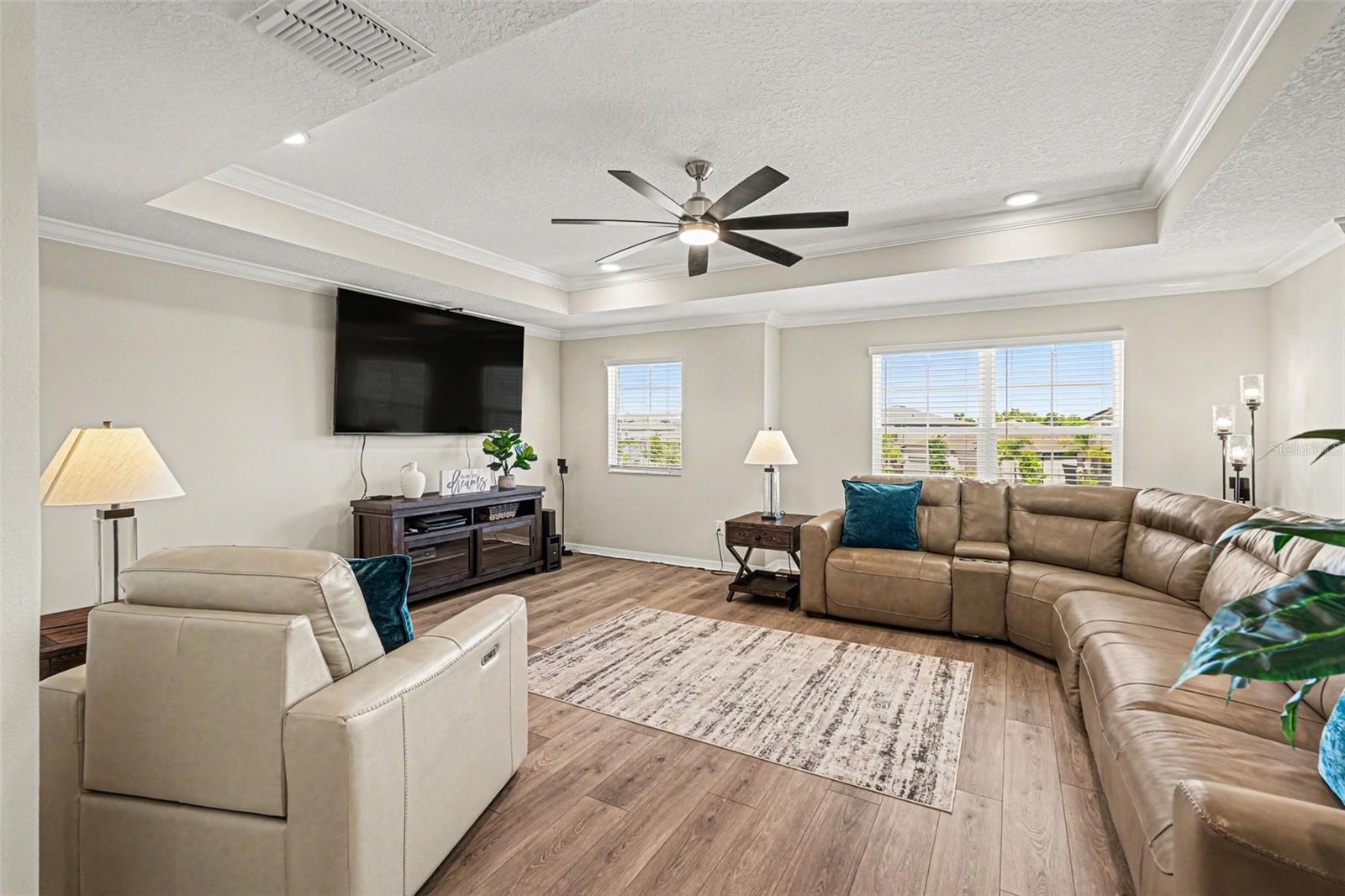 Image 15 of 42 For 4902 Eagle Rock Drive