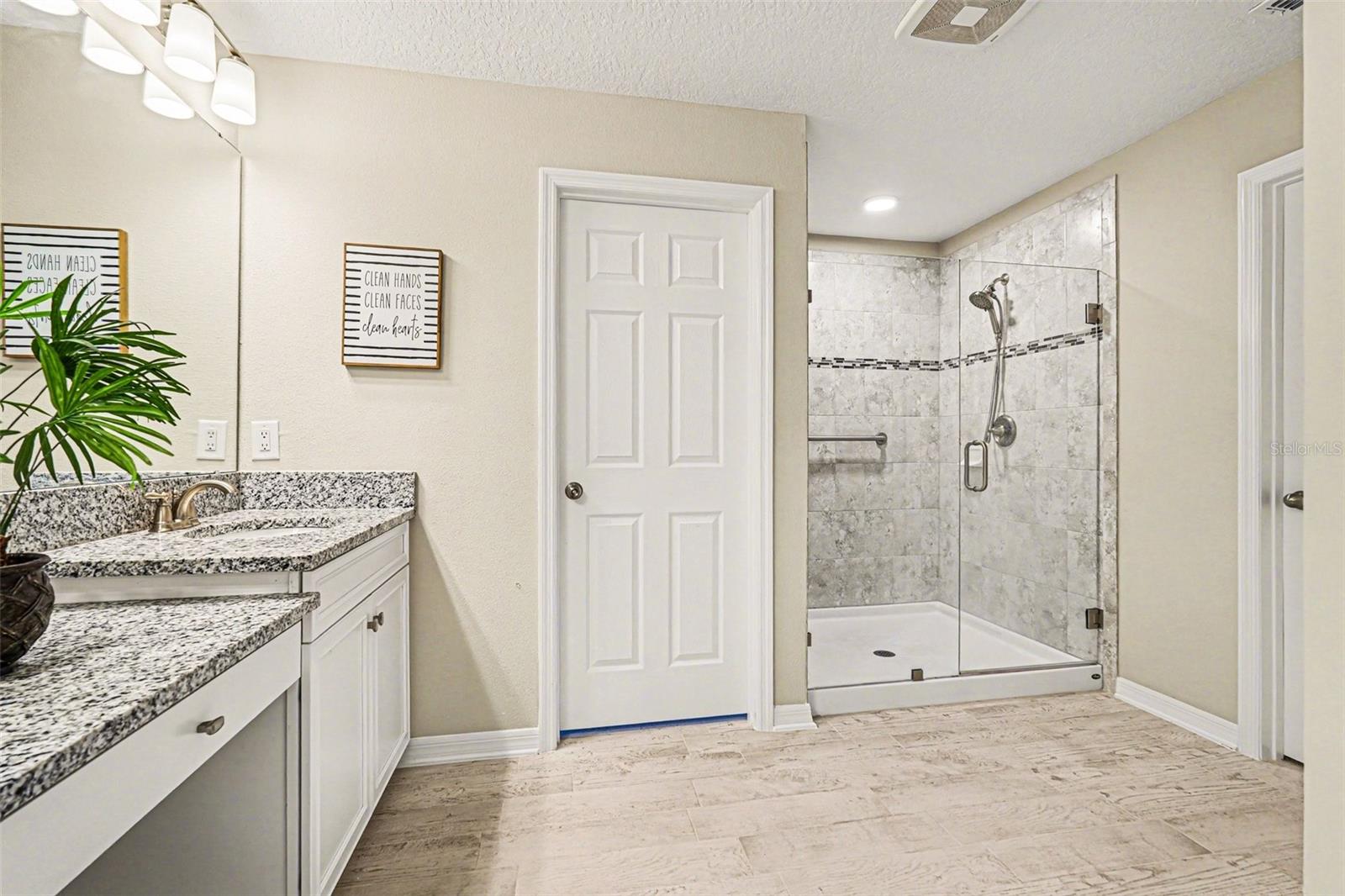 Image 25 of 42 For 4902 Eagle Rock Drive