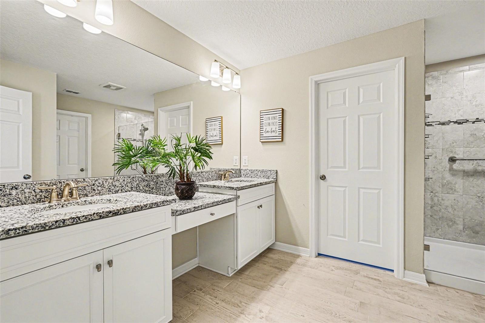 Image 26 of 42 For 4902 Eagle Rock Drive