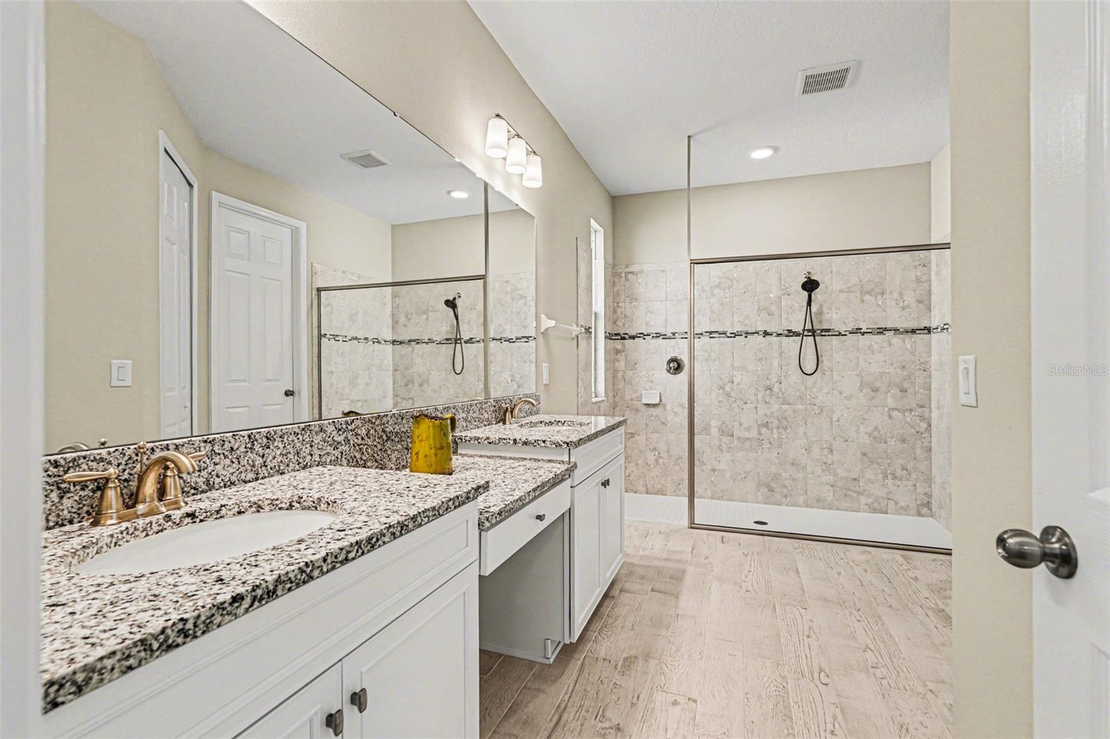 Image 27 of 42 For 4902 Eagle Rock Drive