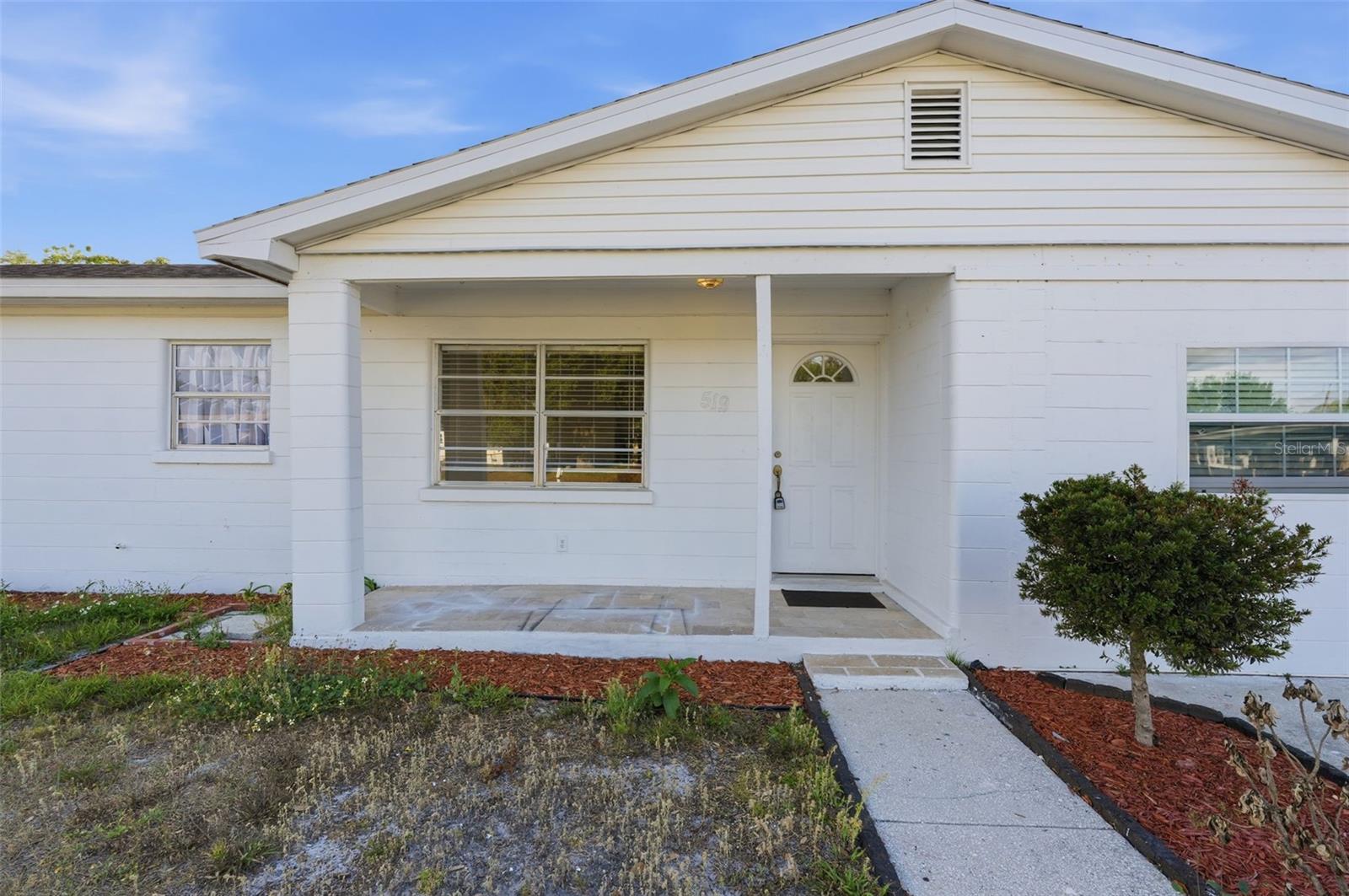 Image 13 of 24 For 519 Hampton Avenue