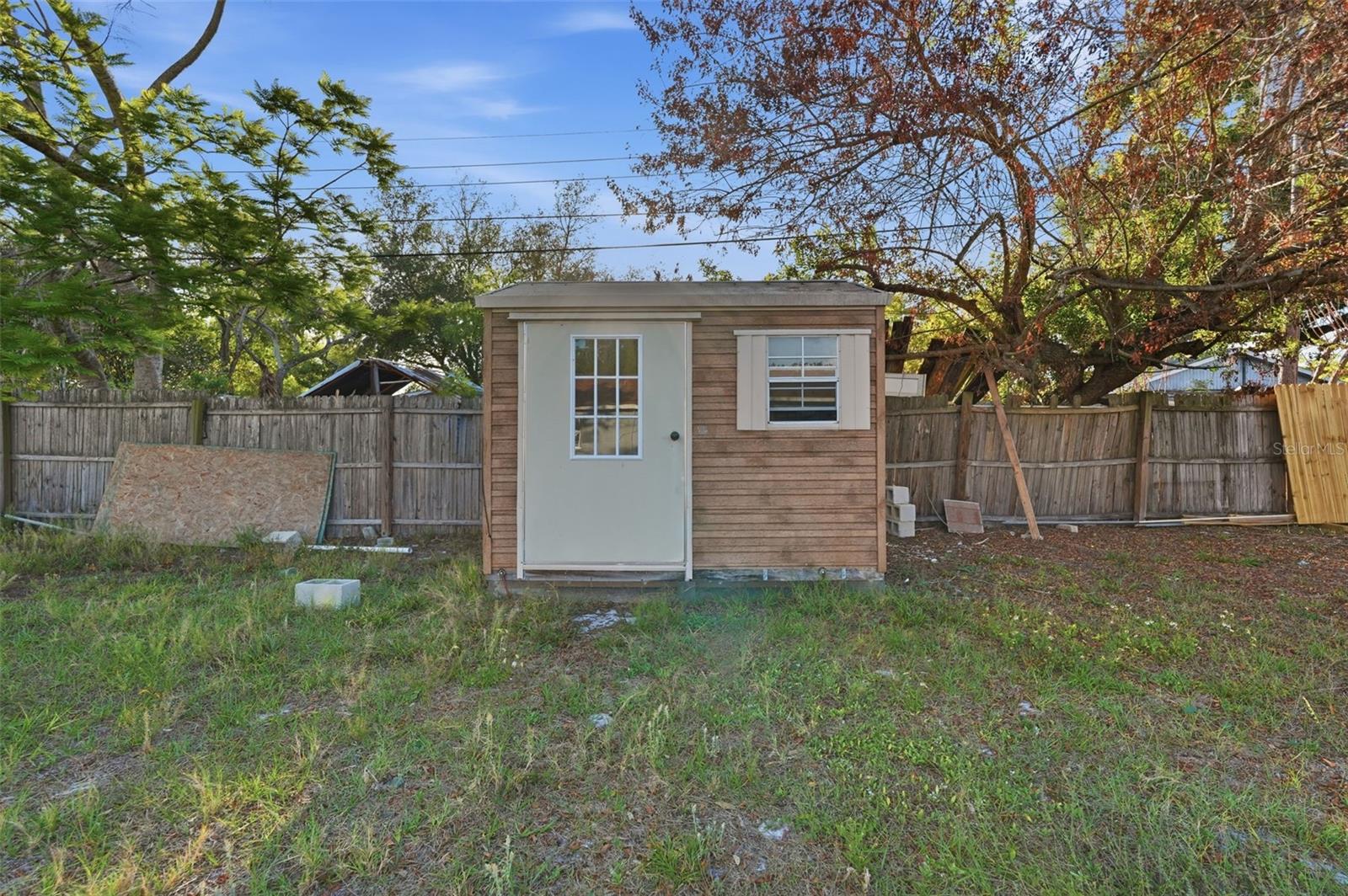 Image 16 of 24 For 519 Hampton Avenue